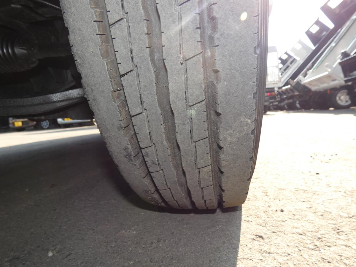 H25 キャンター2トン 平ボディ オートマ ETC250919|中古トラックの販売・買取・査定のアイナビ