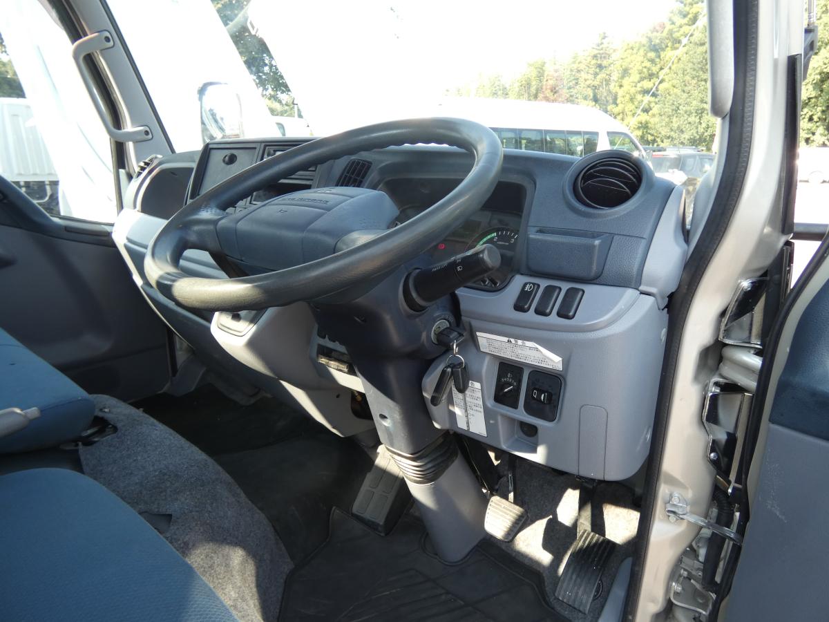 H25 キャンター2トン 平ボディ オートマ ETC250919|中古トラックの販売・買取・査定のアイナビ