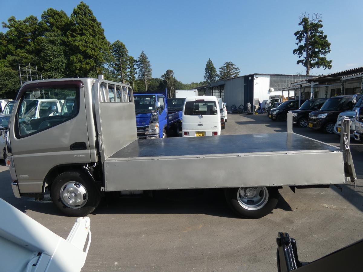 H25 キャンター2トン 平ボディ オートマ ETC250919|中古トラックの販売・買取・査定のアイナビ