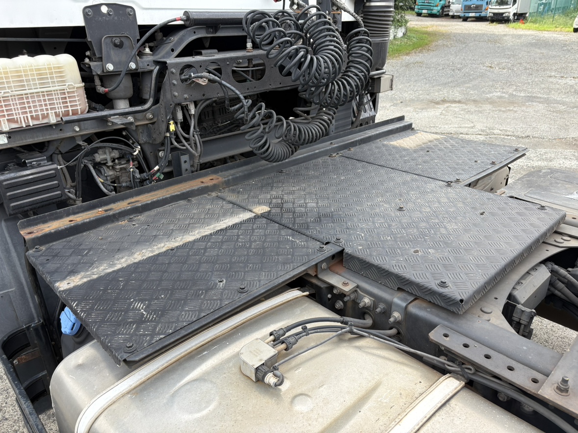 H31年式、クオン、ハイルーフトラクタ、車検付|中古トラックの販売・買取・査定のアイナビ