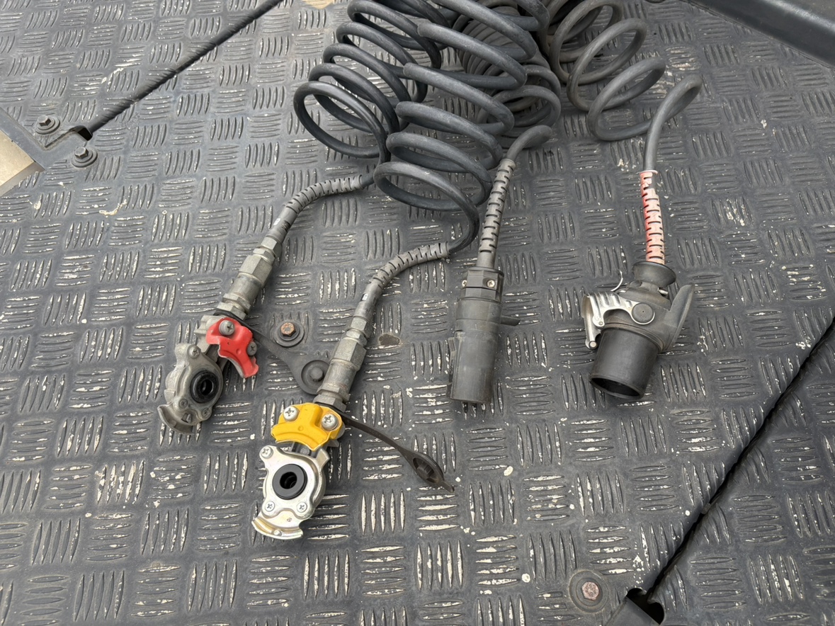 H31年式、クオン、ハイルーフトラクタ、車検付|中古トラックの販売・買取・査定のアイナビ