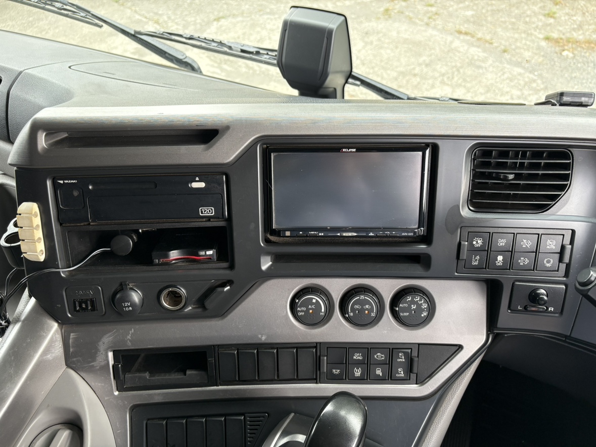 H31年式、クオン、ハイルーフトラクタ、車検付|中古トラックの販売・買取・査定のアイナビ