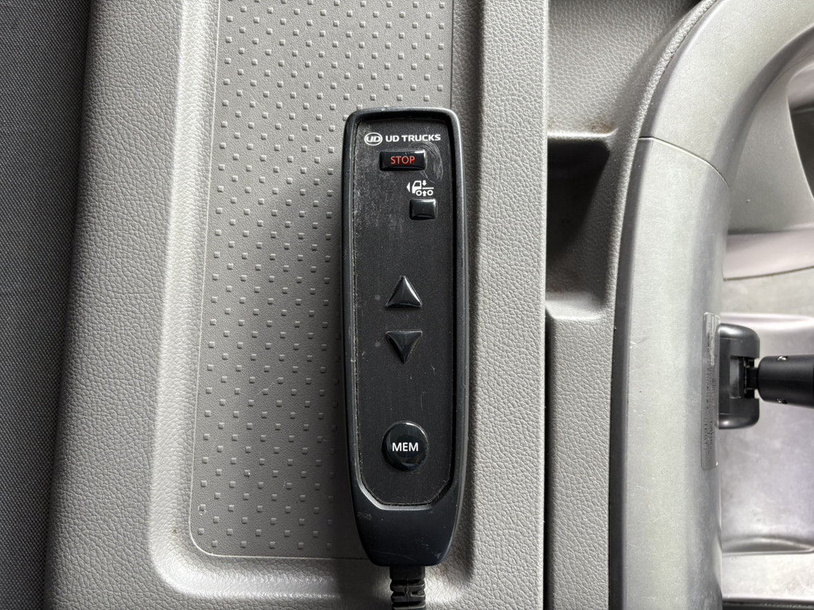 H31年式、クオン、ハイルーフトラクタ、車検付|中古トラックの販売・買取・査定のアイナビ