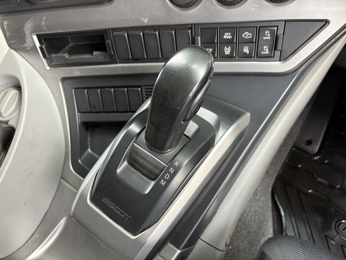 H31年式、クオン、ハイルーフトラクタ、車検付|中古トラックの販売・買取・査定のアイナビ