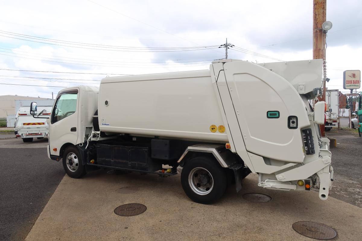 ワイド幅 巻き込みパッカー車 新明和製7.3立米 積載2550kg|中古トラックの販売・買取・査定のアイナビ