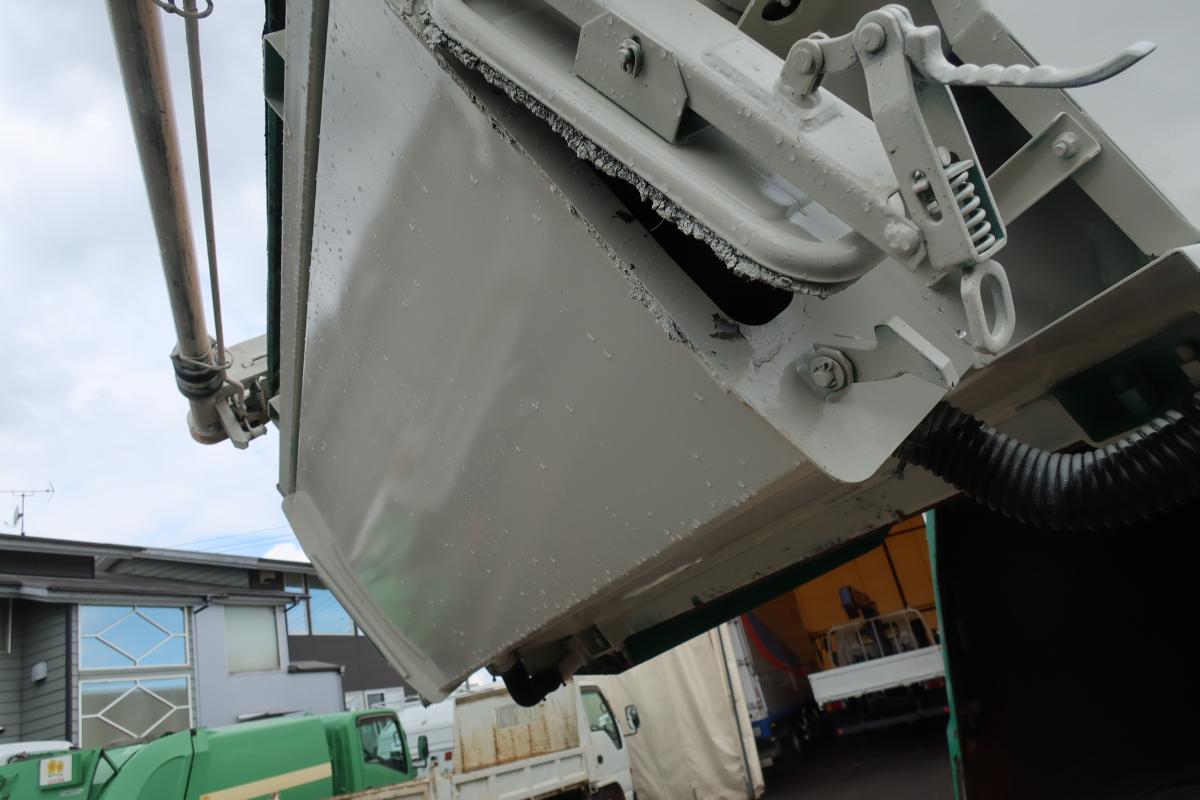 ワイド幅 巻き込みパッカー車 新明和製7.3立米 積載2550kg|中古トラックの販売・買取・査定のアイナビ