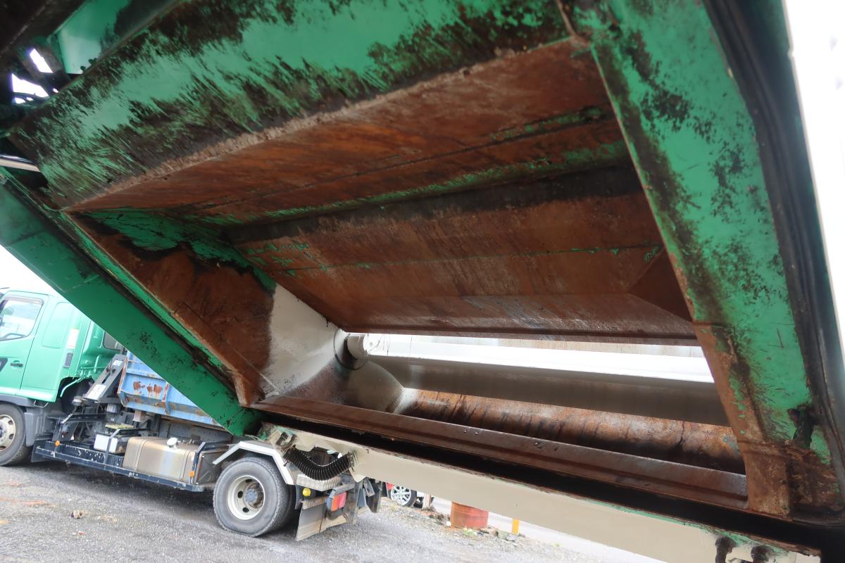 ワイド幅 巻き込みパッカー車 新明和製7.3立米 積載2550kg|中古トラックの販売・買取・査定のアイナビ