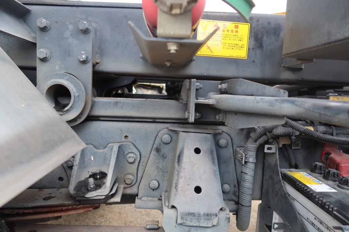 ワイド幅 巻き込みパッカー車 新明和製7.3立米 積載2550kg|中古トラックの販売・買取・査定のアイナビ