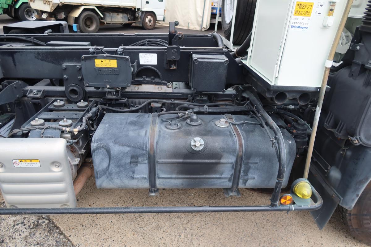 ワイド幅 巻き込みパッカー車 新明和製7.3立米 積載2550kg|中古トラックの販売・買取・査定のアイナビ