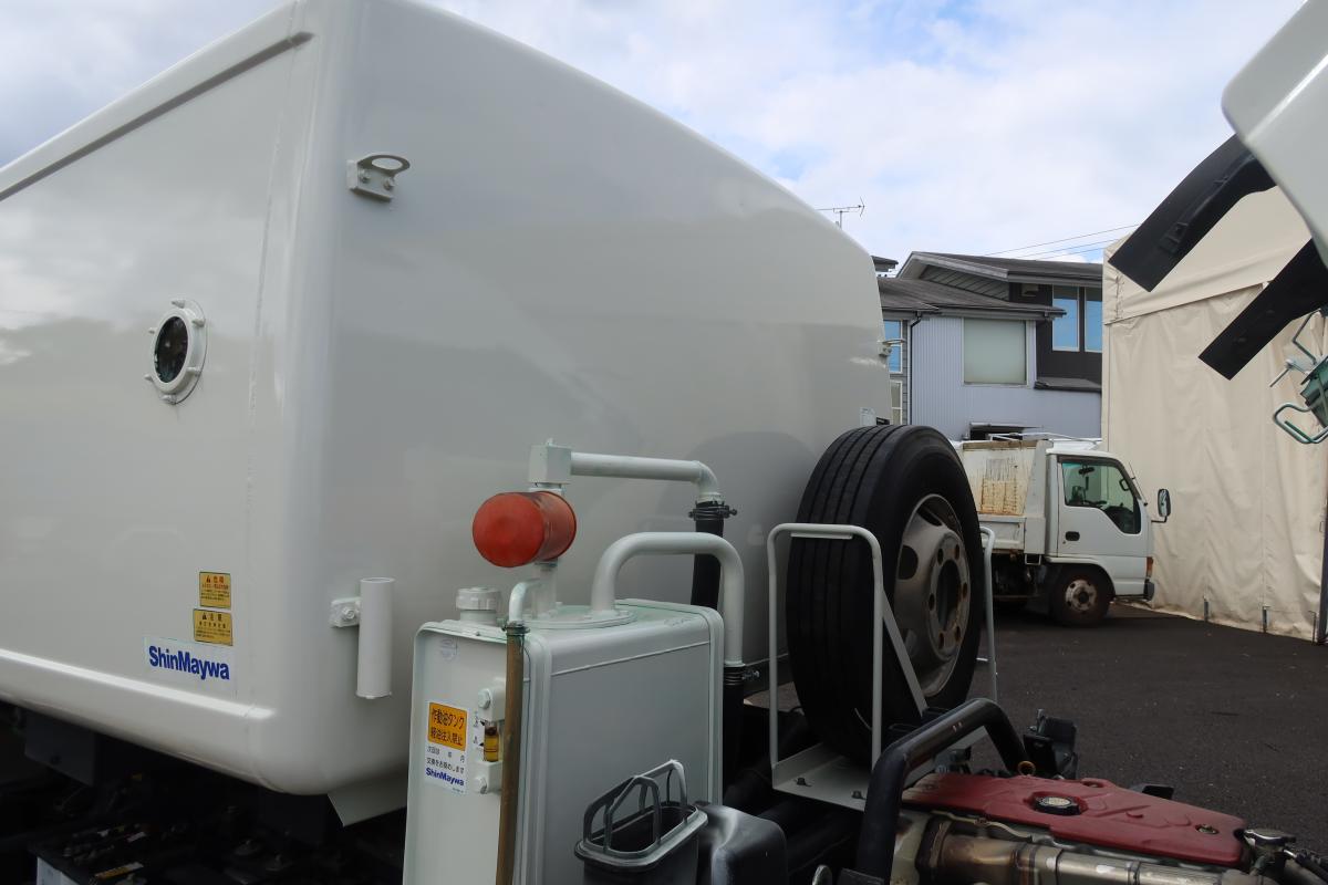 ワイド幅 巻き込みパッカー車 新明和製7.3立米 積載2550kg|中古トラックの販売・買取・査定のアイナビ