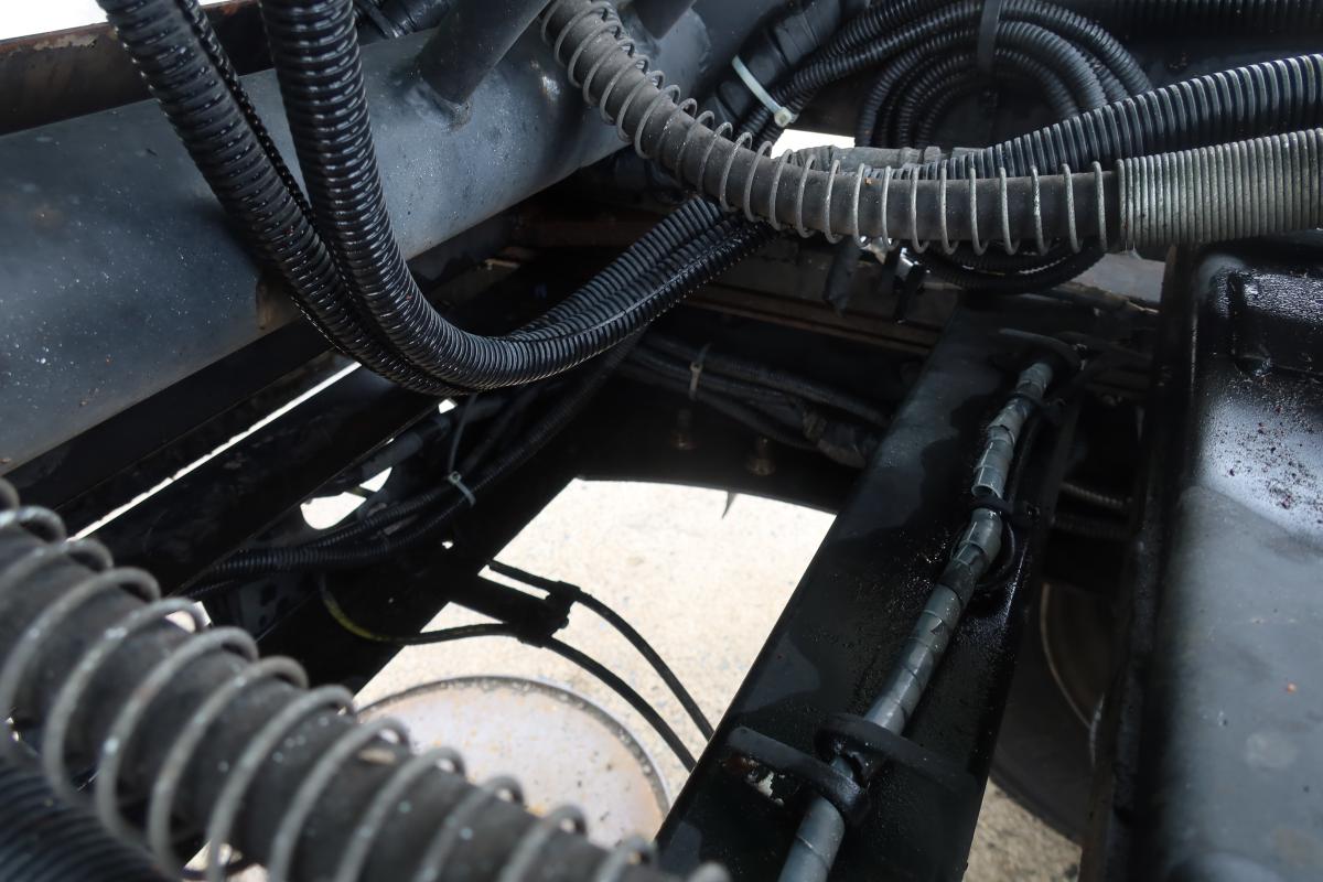 ワイド幅 巻き込みパッカー車 新明和製7.3立米 積載2550kg|中古トラックの販売・買取・査定のアイナビ