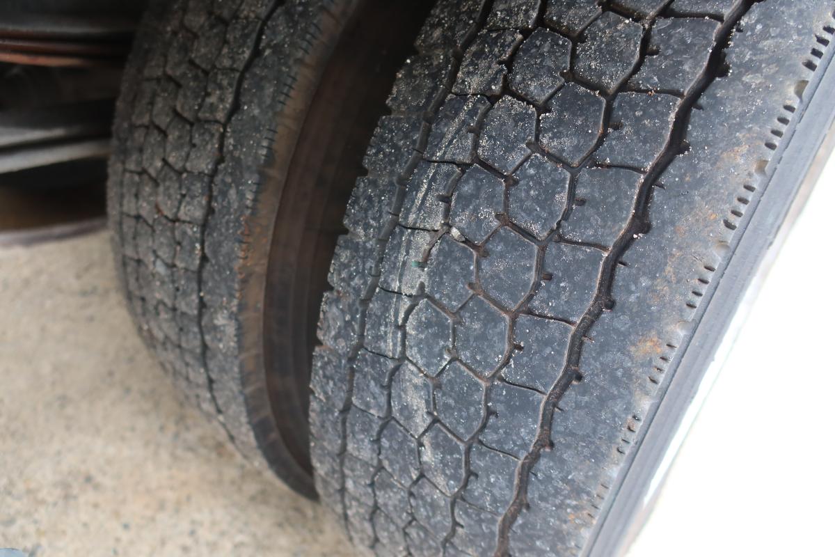 ワイド幅 巻き込みパッカー車 新明和製7.3立米 積載2550kg|中古トラックの販売・買取・査定のアイナビ