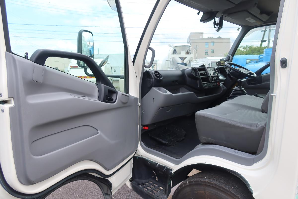 ワイド幅 巻き込みパッカー車 新明和製7.3立米 積載2550kg|中古トラックの販売・買取・査定のアイナビ