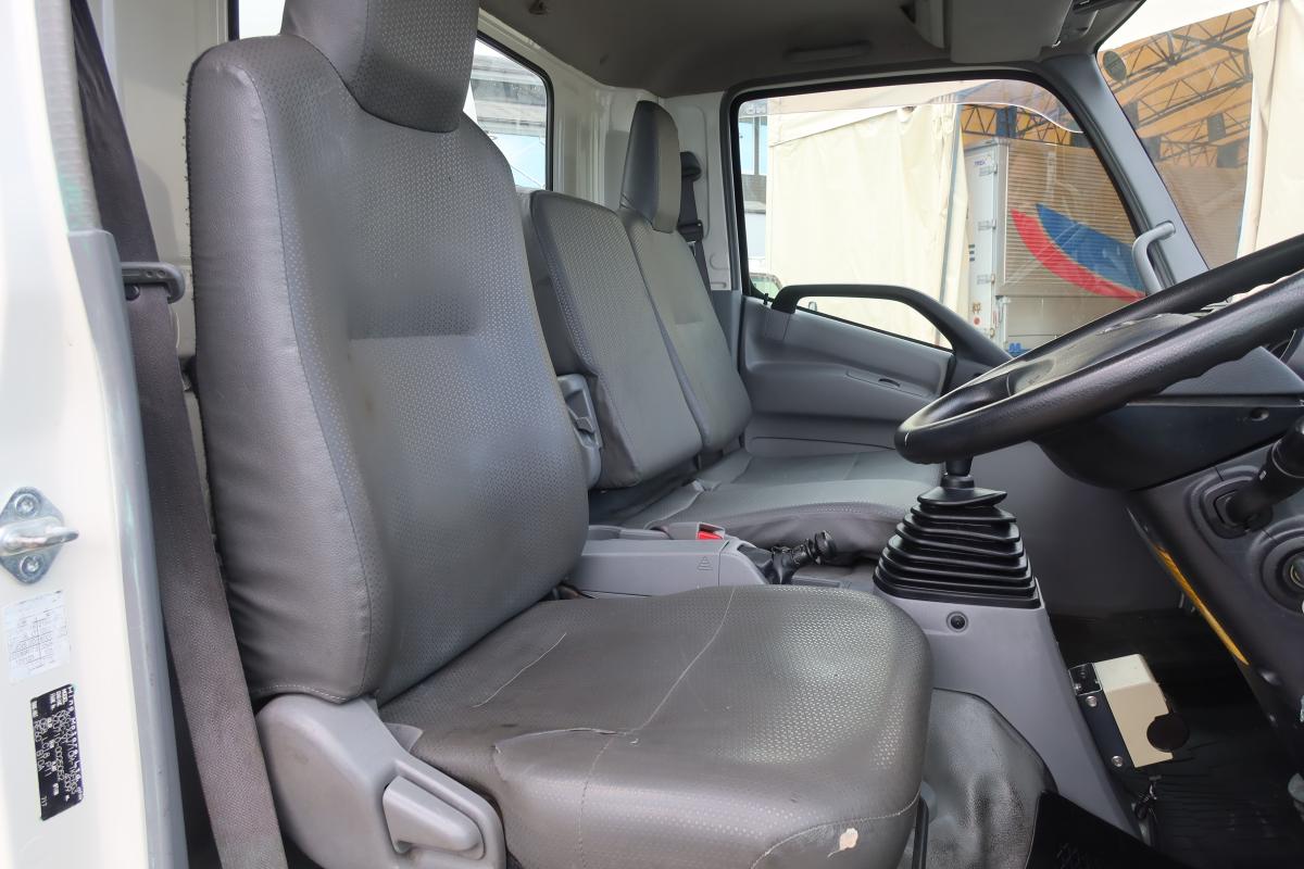 ワイド幅 巻き込みパッカー車 新明和製7.3立米 積載2550kg|中古トラックの販売・買取・査定のアイナビ