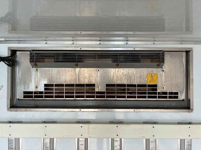 保証対象車両東プレR404AXV32L0C-P左サイド扉2t3t6.5t|中古トラックの販売・買取・査定のアイナビ