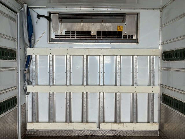 保証対象車両東プレR404AXV32L0C-P左サイド扉2t3t6.5t|中古トラックの販売・買取・査定のアイナビ