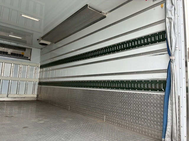 保証対象車両東プレR404AXV32L0C-P左サイド扉2t3t6.5t|中古トラックの販売・買取・査定のアイナビ