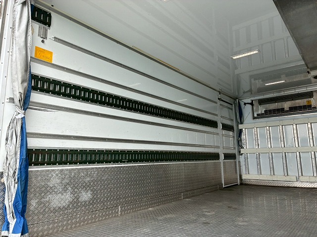 保証対象車両東プレR404AXV32L0C-P左サイド扉2t3t6.5t|中古トラックの販売・買取・査定のアイナビ