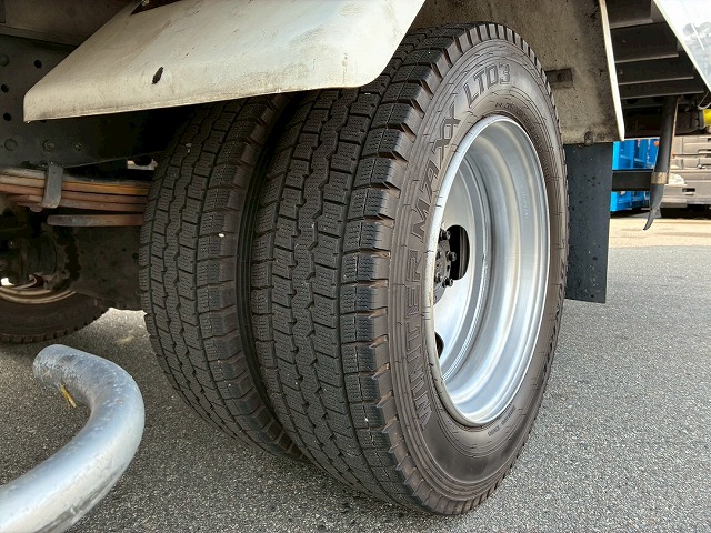 保証対象車両東プレR404AXV32L0C-P左サイド扉2t3t6.5t|中古トラックの販売・買取・査定のアイナビ