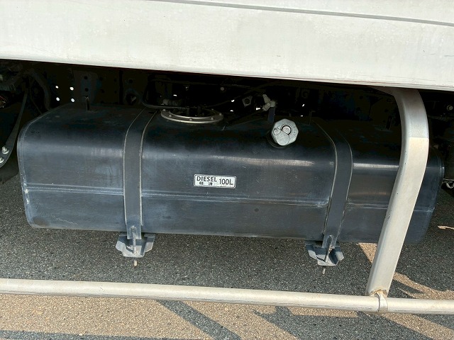 保証対象車両東プレR404AXV32L0C-P左サイド扉2t3t6.5t|中古トラックの販売・買取・査定のアイナビ