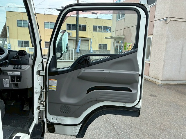 保証対象車両東プレR404AXV32L0C-P左サイド扉2t3t6.5t|中古トラックの販売・買取・査定のアイナビ