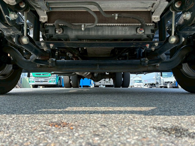 保証対象車両東プレR404AXV32L0C-P左サイド扉2t3t6.5t|中古トラックの販売・買取・査定のアイナビ