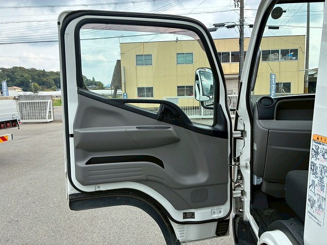 保証対象車両東プレR404AXV32L0C-P左サイド扉2t3t6.5t|中古トラックの販売・買取・査定のアイナビ