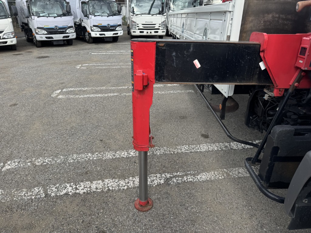 吊t数2.9t吊4段ブーム古河ユニックラジコンAT|中古トラックの販売・買取・査定のアイナビ