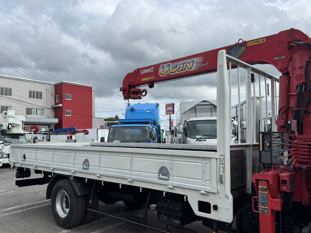 吊t数2.9t吊4段ブーム古河ユニックラジコンAT|中古トラックの販売・買取・査定のアイナビ