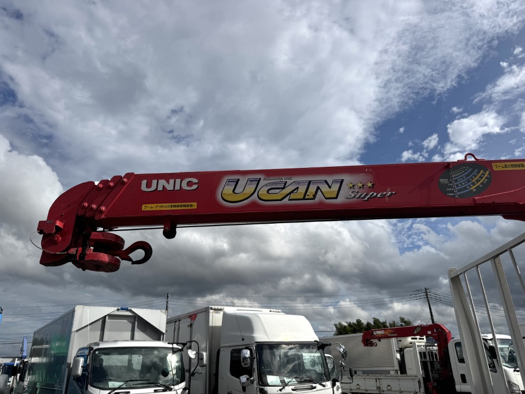 吊t数2.9t吊4段ブーム古河ユニックラジコンAT|中古トラックの販売・買取・査定のアイナビ