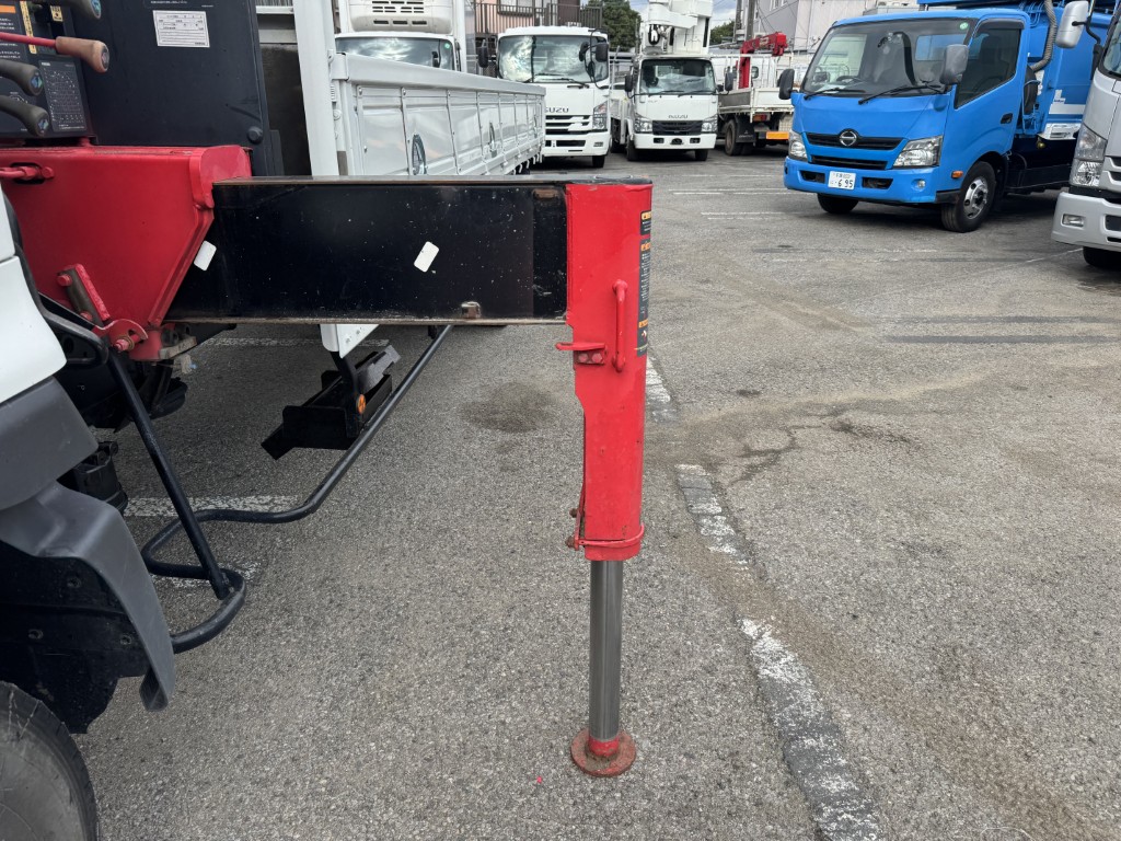 吊t数2.9t吊4段ブーム古河ユニックラジコンAT|中古トラックの販売・買取・査定のアイナビ