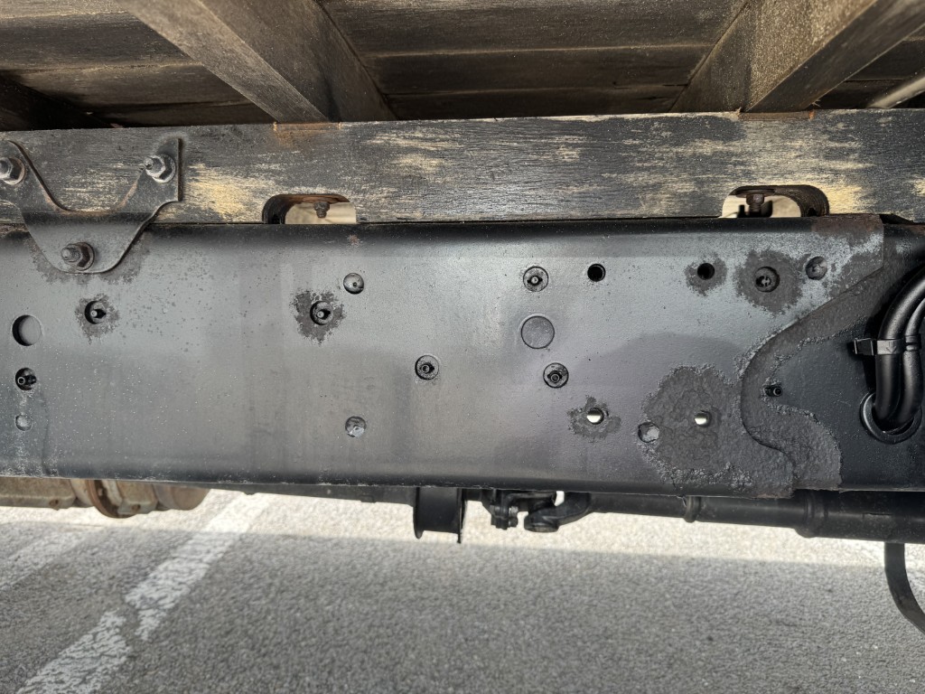 吊t数2.9t吊4段ブーム古河ユニックラジコンAT|中古トラックの販売・買取・査定のアイナビ