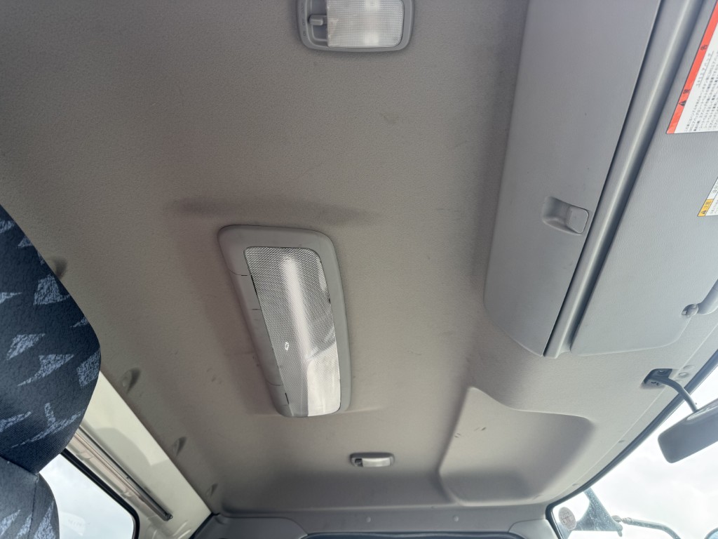 吊t数2.9t吊4段ブーム古河ユニックラジコンAT|中古トラックの販売・買取・査定のアイナビ