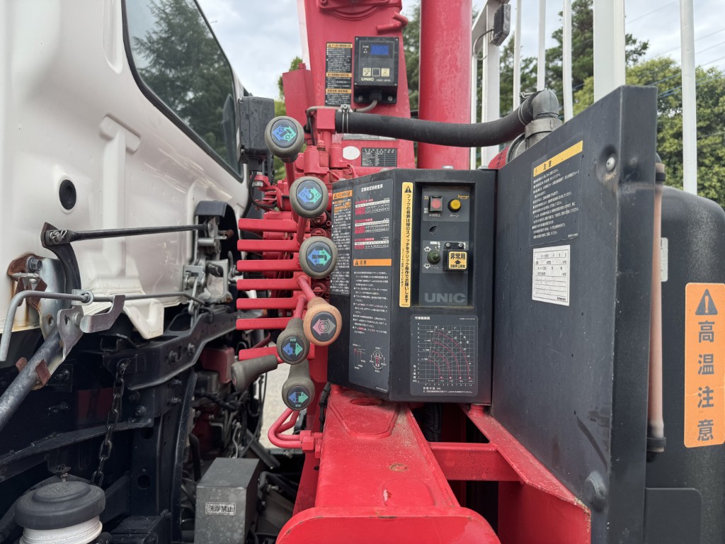 吊t数2.9t吊4段ブーム古河ユニックラジコンAT|中古トラックの販売・買取・査定のアイナビ