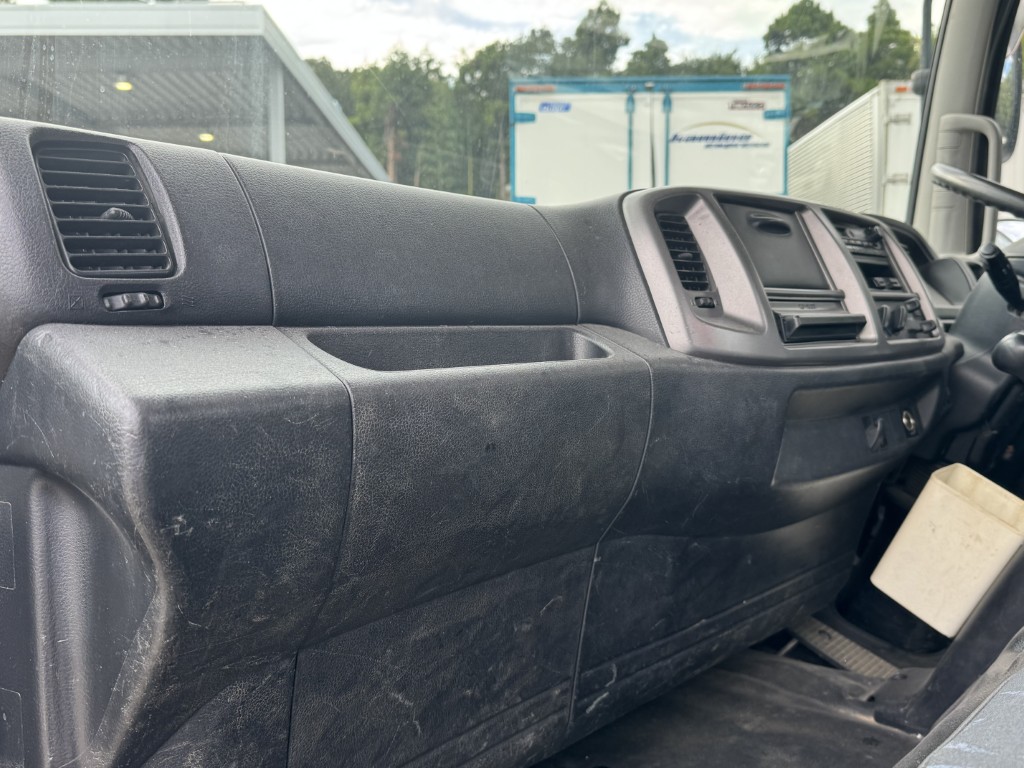 吊t数2.9t吊4段ブーム古河ユニックラジコンAT|中古トラックの販売・買取・査定のアイナビ