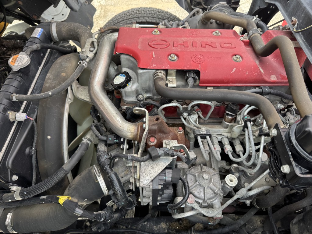 吊t数2.9t吊4段ブーム古河ユニックラジコンAT|中古トラックの販売・買取・査定のアイナビ