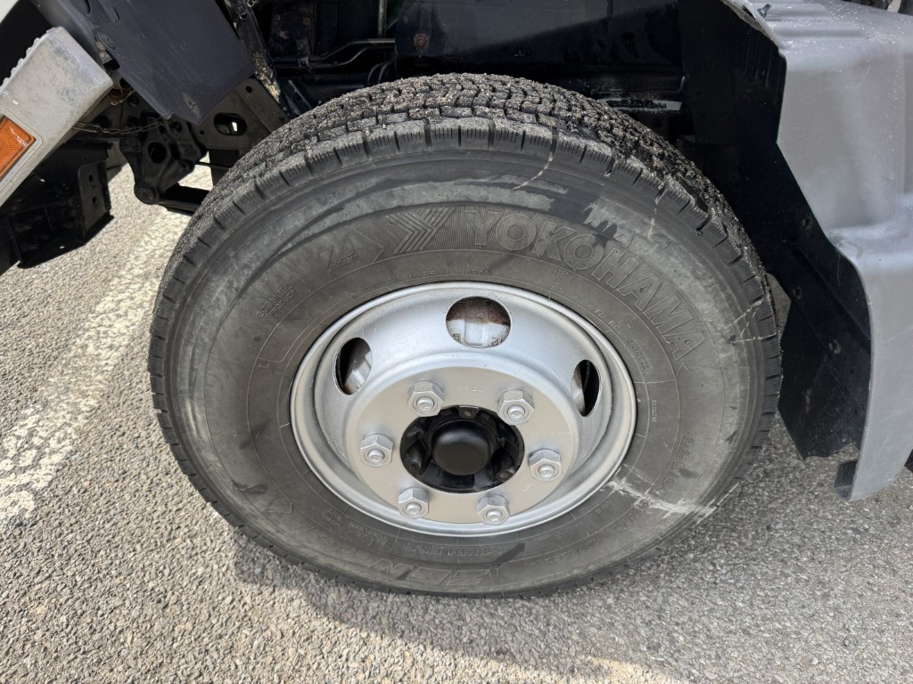 吊t数2.9t吊4段ブーム古河ユニックラジコンAT|中古トラックの販売・買取・査定のアイナビ