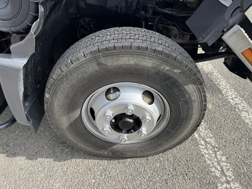 吊t数2.9t吊4段ブーム古河ユニックラジコンAT|中古トラックの販売・買取・査定のアイナビ