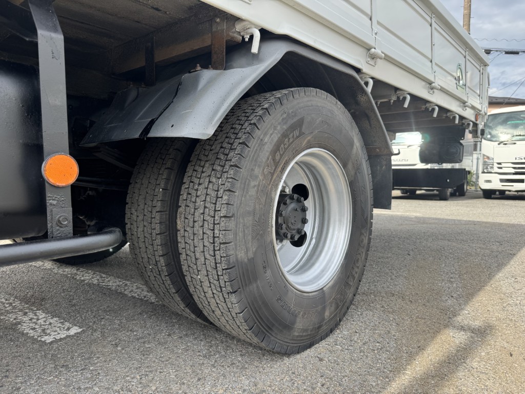 吊t数2.9t吊4段ブーム古河ユニックラジコンAT|中古トラックの販売・買取・査定のアイナビ