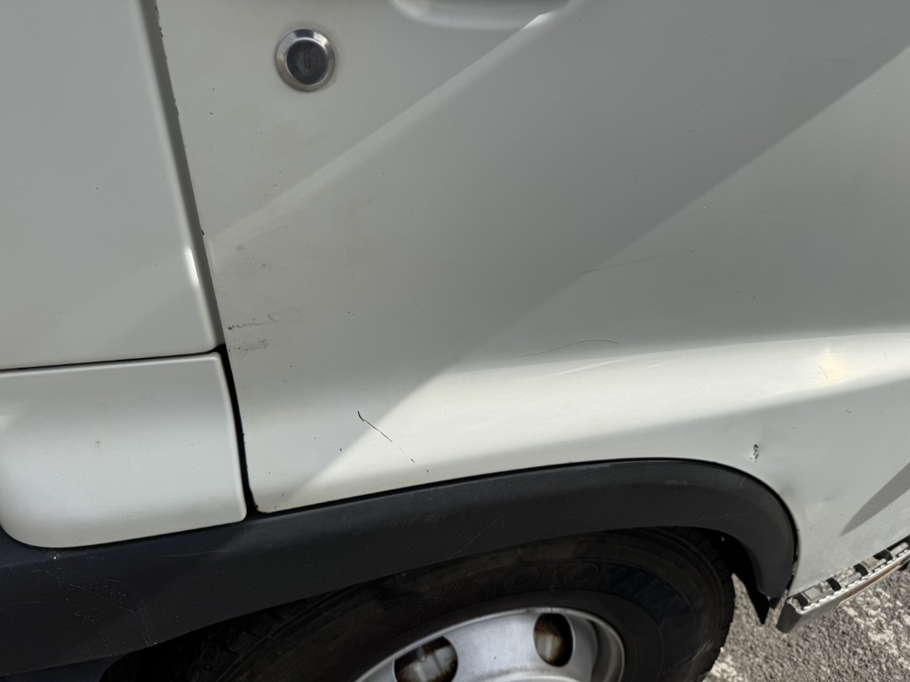 吊t数2.9t吊4段ブーム古河ユニックラジコンAT|中古トラックの販売・買取・査定のアイナビ