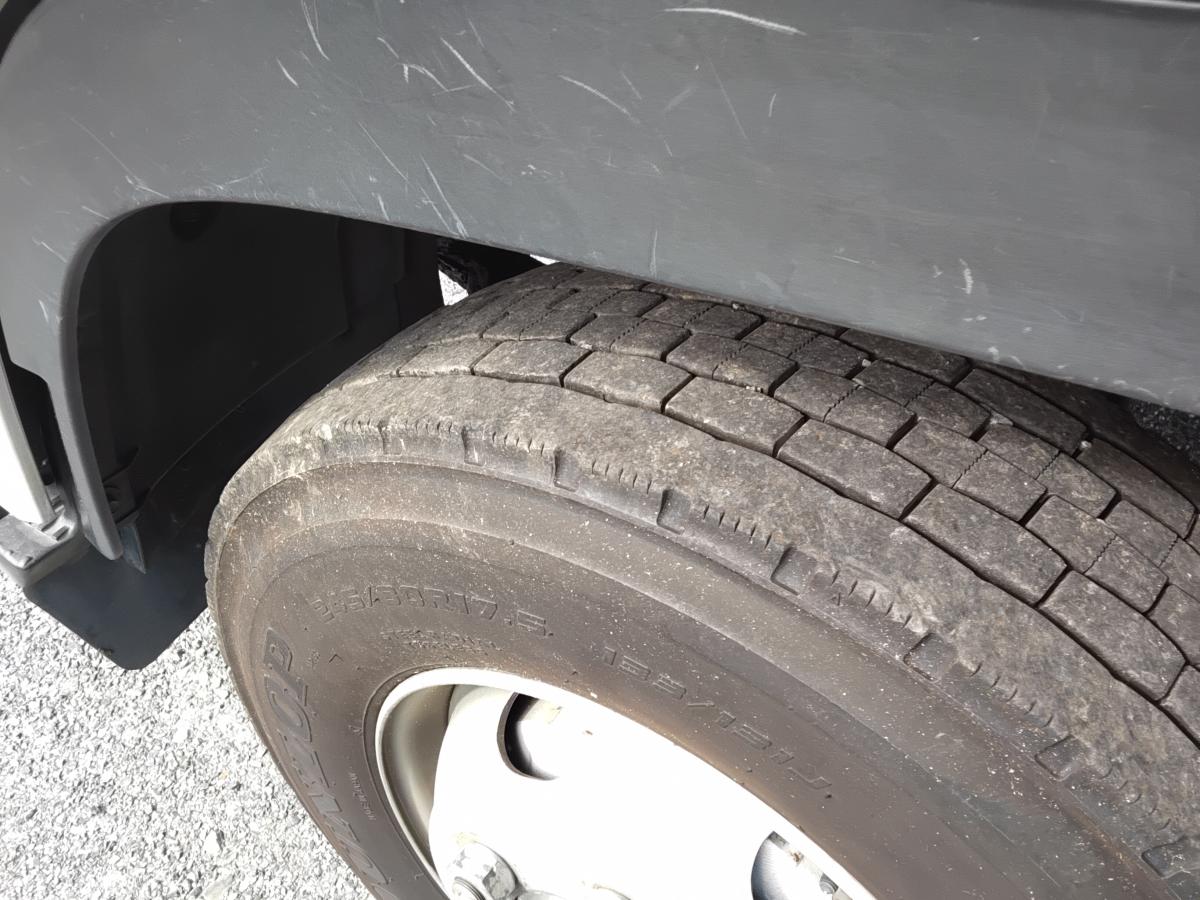 平成22年式 いすゞ フォワード 8m3 回転式塵芥車|中古トラックの販売・買取・査定のアイナビ