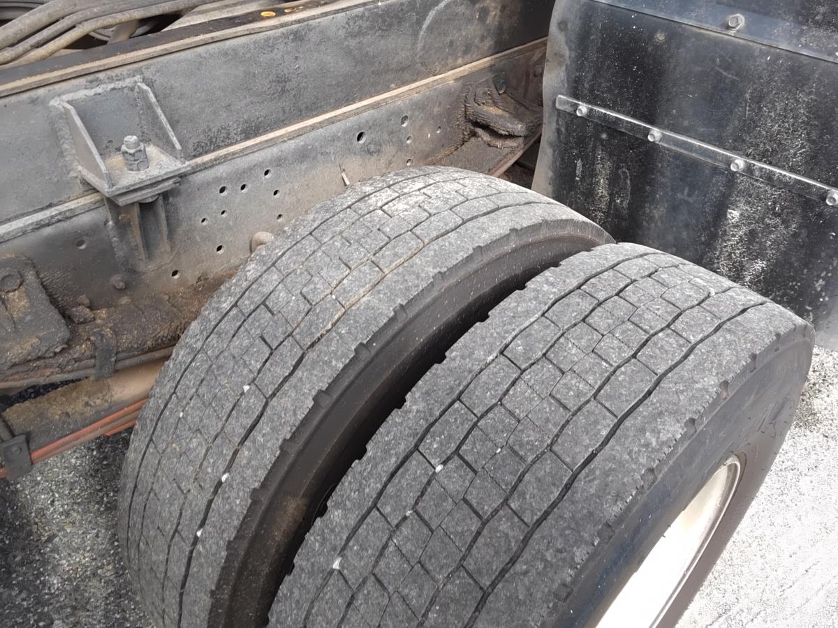 平成22年式 いすゞ フォワード 8m3 回転式塵芥車|中古トラックの販売・買取・査定のアイナビ