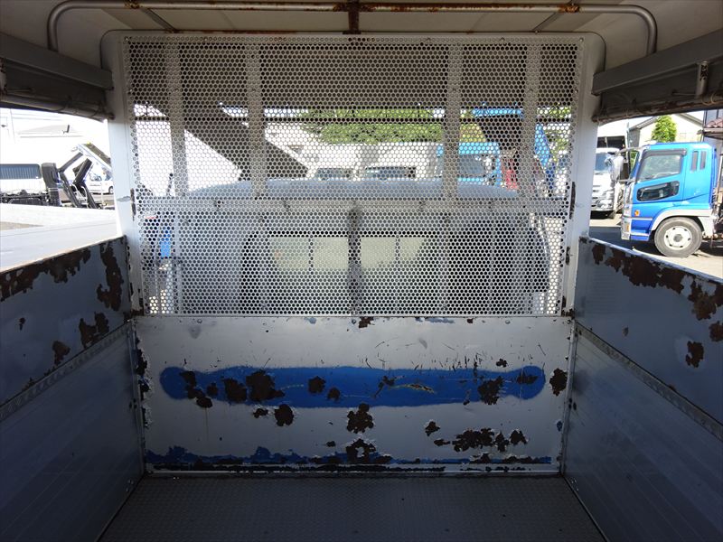 家畜運搬車豚仕様6.2m|中古トラックの販売・買取・査定のアイナビ