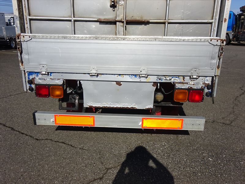 家畜運搬車豚仕様6.2m|中古トラックの販売・買取・査定のアイナビ