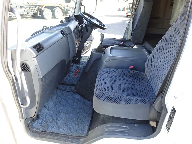 家畜運搬車豚仕様6.2m|中古トラックの販売・買取・査定のアイナビ