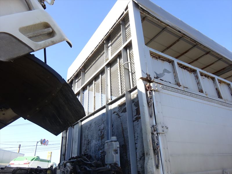 家畜運搬車豚仕様6.2m|中古トラックの販売・買取・査定のアイナビ