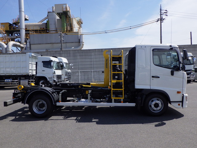 日野2KG-FD2ABAアームロール4t標準幅|中古トラックの販売・買取・査定のアイナビ