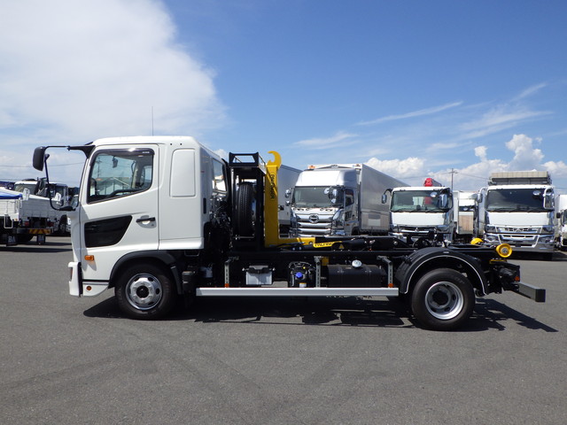日野2KG-FD2ABAアームロール4t標準幅|中古トラックの販売・買取・査定のアイナビ