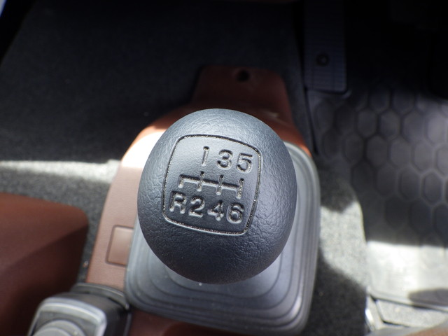 日野2KG-FD2ABAアームロール4t標準幅|中古トラックの販売・買取・査定のアイナビ