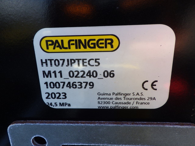 日野2KG-FD2ABAアームロール4t標準幅|中古トラックの販売・買取・査定のアイナビ